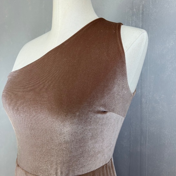 Baltic Born size M Tatiana velvet maxi dress one shoulder tan side slit - Picture 4 of 11